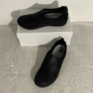 Cloudsteppers by Clarks Sillian Paz Lightweight Slip-On Shoes Women’s Size 7M